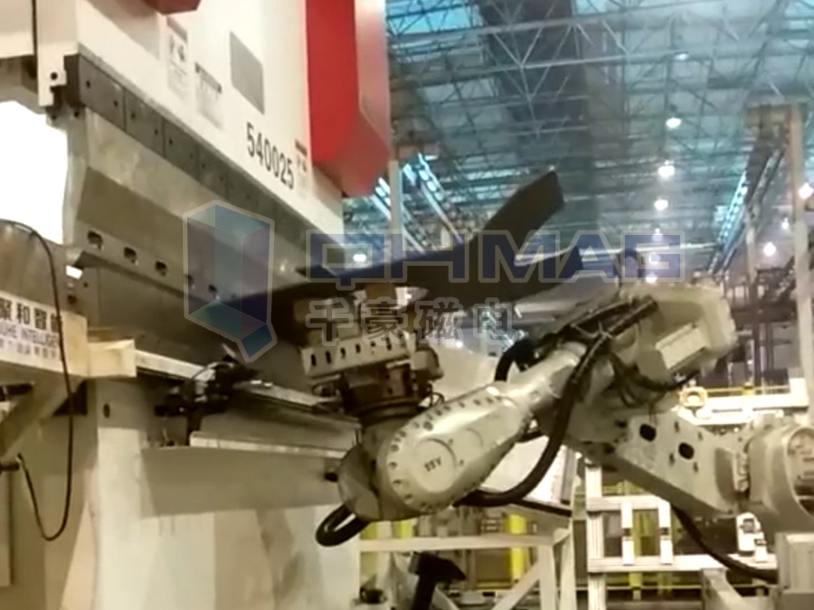  突破！電永磁在機(jī)器人折彎自動(dòng)化的應(yīng)用（千豪案例）