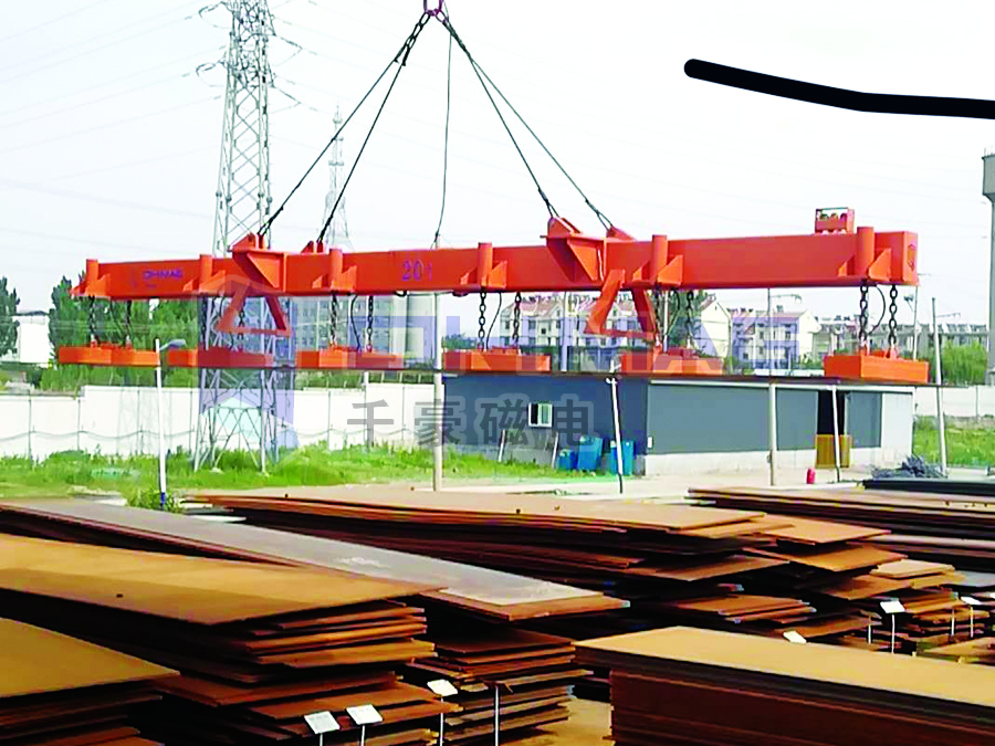 鋼板起重吊裝想要更安全？換上電永磁吊具吧！