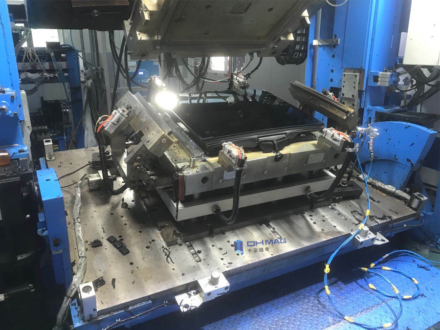 磁力模板應(yīng)用于翻模機(jī)快速換模