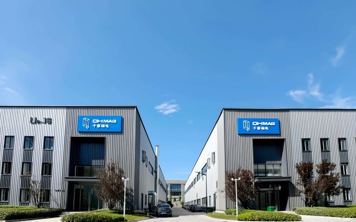 千豪電永磁吊具創(chuàng)新應(yīng)用：集發(fā)電一體賦能無(wú)人化雜貨碼頭高效作業(yè)