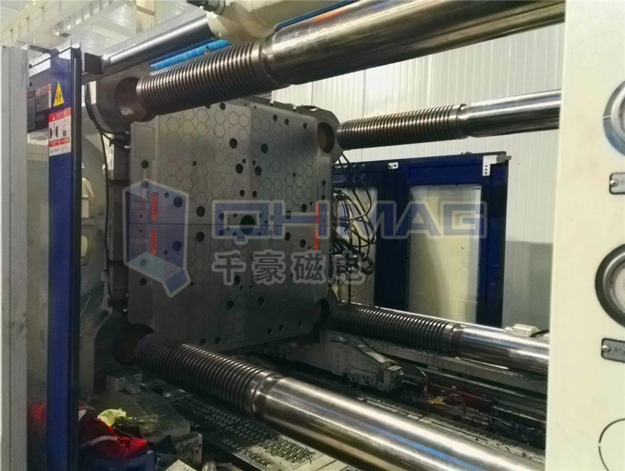 注塑機(jī)磁力模板