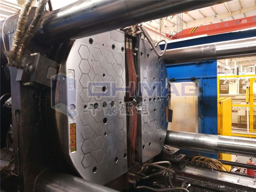 注塑機(jī)模板